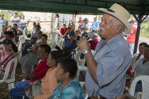 Socialización Ramal Caldas-Amagá
Socialización Ramal Caldas-Amagá
Fecha: Septiembre 10 de 2016
Para descargar esta fotografía en alta resolución, haga clic sobre la imagen hasta que la misma se despliegue en la pantalla completa; luego dé clic derecho y elija la opción "guardar imagen como". 
En caso de publicación por cualquier medio, solicitamos acompañarla del crédito: "Foto EPM"
Palabras clave: Socialización Ramal Caldas Amagá