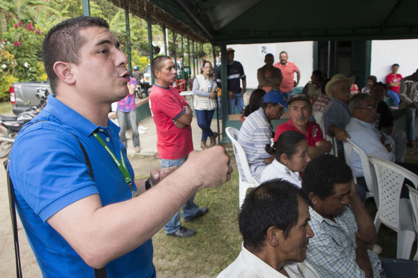 Socialización Ramal Caldas-Amagá
Socialización Ramal Caldas-Amagá
Fecha: Septiembre 10 de 2016
Para descargar esta fotografía en alta resolución, haga clic sobre la imagen hasta que la misma se despliegue en la pantalla completa; luego dé clic derecho y elija la opción "guardar imagen como". 
En caso de publicación por cualquier medio, solicitamos acompañarla del crédito: "Foto EPM"
Palabras clave: Socialización Ramal Caldas Amagá