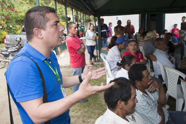 Socialización Ramal Caldas-Amagá
Socialización Ramal Caldas-Amagá
Fecha: Septiembre 10 de 2016
Para descargar esta fotografía en alta resolución, haga clic sobre la imagen hasta que la misma se despliegue en la pantalla completa; luego dé clic derecho y elija la opción "guardar imagen como". 
En caso de publicación por cualquier medio, solicitamos acompañarla del crédito: "Foto EPM"
Palabras clave: Socialización Ramal Caldas Amagá