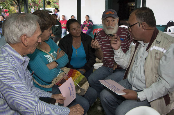 Socialización Ramal Caldas-Amagá
Socialización Ramal Caldas-Amagá
Fecha: Septiembre 10 de 2016
Para descargar esta fotografía en alta resolución, haga clic sobre la imagen hasta que la misma se despliegue en la pantalla completa; luego dé clic derecho y elija la opción "guardar imagen como". 
En caso de publicación por cualquier medio, solicitamos acompañarla del crédito: "Foto EPM"
Palabras clave: Socialización Ramal Caldas Amagá