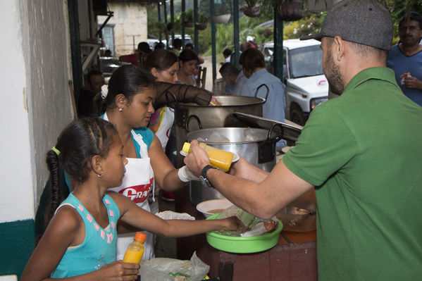 Socialización Ramal Caldas-Amagá
Socialización Ramal Caldas-Amagá
Fecha: Septiembre 10 de 2016
Para descargar esta fotografía en alta resolución, haga clic sobre la imagen hasta que la misma se despliegue en la pantalla completa; luego dé clic derecho y elija la opción "guardar imagen como". 
En caso de publicación por cualquier medio, solicitamos acompañarla del crédito: "Foto EPM"
Palabras clave: Socialización Ramal Caldas Amagá