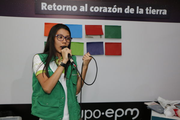 Feria del Libro - Stand - Biblioteca EPM
Feria del Libro - Stand - Biblioteca EPM
Fecha: Septiembre 14 de 2016
Para descargar esta fotografía en alta resolución, haga clic sobre la imagen hasta que la misma se despliegue en la pantalla completa; luego dé clic derecho y elija la opción "guardar imagen como". 
En caso de publicación por cualquier medio, solicitamos acompañarla del crédito: "Foto EPM"
Palabras clave: Feria Libro Stand Biblioteca EPM