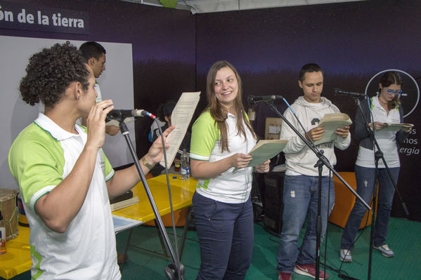 Feria del Libro - Stand - Biblioteca EPM
Feria del Libro - Stand - Biblioteca EPM
Fecha: Septiembre 14 de 2016
Para descargar esta fotografía en alta resolución, haga clic sobre la imagen hasta que la misma se despliegue en la pantalla completa; luego dé clic derecho y elija la opción "guardar imagen como". 
En caso de publicación por cualquier medio, solicitamos acompañarla del crédito: "Foto EPM"
Palabras clave: Feria Libro Stand Biblioteca EPM