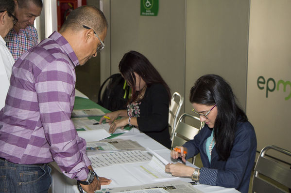 Taller Reglamento Técnico Aguas – RAS
Taller Reglamento Técnico Aguas – RAS
Fecha: Septiembre 16 de 2016
Para descargar esta fotografía en alta resolución, haga clic sobre la imagen hasta que la misma se despliegue en la pantalla completa; luego dé clic derecho y elija la opción "guardar imagen como". 
En caso de publicación por cualquier medio, solicitamos acompañarla del crédito: "Foto EPM"
Palabras clave: Taller Reglamento Técnico Aguas – RAS