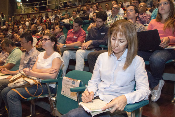 Taller Reglamento Técnico Aguas – RAS
Taller Reglamento Técnico Aguas – RAS
Fecha: Septiembre 16 de 2016
Para descargar esta fotografía en alta resolución, haga clic sobre la imagen hasta que la misma se despliegue en la pantalla completa; luego dé clic derecho y elija la opción "guardar imagen como". 
En caso de publicación por cualquier medio, solicitamos acompañarla del crédito: "Foto EPM"
Palabras clave: Taller Reglamento Técnico Aguas RAS