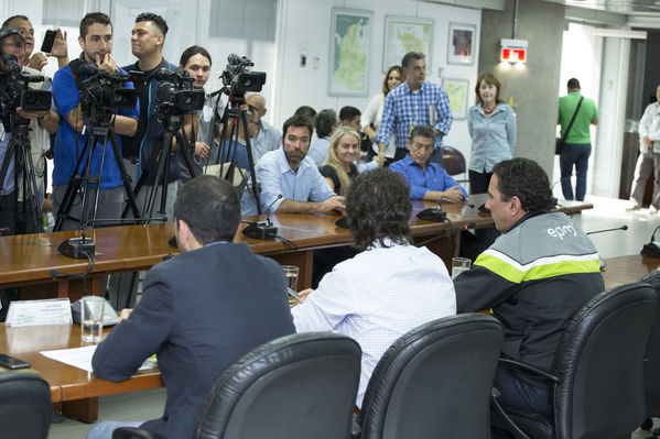 EPM – Medellín de pista
EPM – Medellín de pista
Fecha: Septiembre 16 de 2016
Para descargar esta fotografía en alta resolución, haga clic sobre la imagen hasta que la misma se despliegue en la pantalla completa; luego dé clic derecho y elija la opción "guardar imagen como". 
En caso de publicación por cualquier medio, solicitamos acompañarla del crédito: "Foto EPM"
Palabras clave: EPM Medellín pista