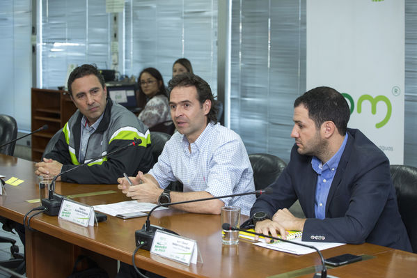 EPM – Medellín de pista
EPM – Medellín de pista
Fecha: Septiembre 16 de 2016
Para descargar esta fotografía en alta resolución, haga clic sobre la imagen hasta que la misma se despliegue en la pantalla completa; luego dé clic derecho y elija la opción "guardar imagen como". 
En caso de publicación por cualquier medio, solicitamos acompañarla del crédito: "Foto EPM"
Palabras clave: EPM Medellín pista