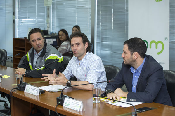 EPM – Medellín de pista
EPM – Medellín de pista
Fecha: Septiembre 16 de 2016
Para descargar esta fotografía en alta resolución, haga clic sobre la imagen hasta que la misma se despliegue en la pantalla completa; luego dé clic derecho y elija la opción "guardar imagen como". 
En caso de publicación por cualquier medio, solicitamos acompañarla del crédito: "Foto EPM"
Palabras clave: EPM Medellín pista