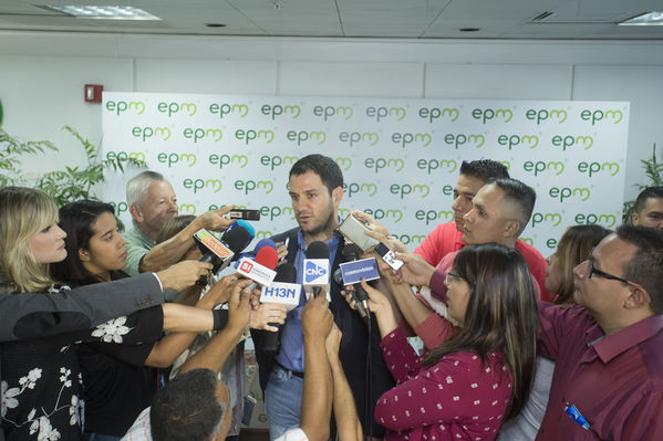 EPM – Medellín de pista
EPM – Medellín de pista
Fecha: Septiembre 16 de 2016
Para descargar esta fotografía en alta resolución, haga clic sobre la imagen hasta que la misma se despliegue en la pantalla completa; luego dé clic derecho y elija la opción "guardar imagen como". 
En caso de publicación por cualquier medio, solicitamos acompañarla del crédito: "Foto EPM"
Palabras clave: EPM Medellín pista