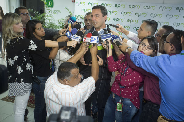 EPM – Medellín de pista
EPM – Medellín de pista
Fecha: Septiembre 16 de 2016
Para descargar esta fotografía en alta resolución, haga clic sobre la imagen hasta que la misma se despliegue en la pantalla completa; luego dé clic derecho y elija la opción "guardar imagen como". 
En caso de publicación por cualquier medio, solicitamos acompañarla del crédito: "Foto EPM"
Palabras clave: EPM Medellín pista