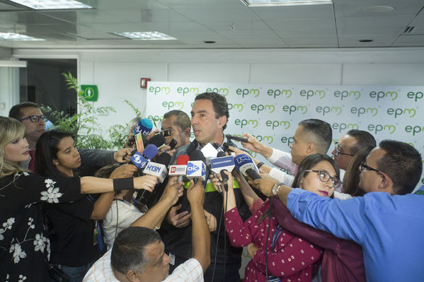 EPM – Medellín de pista
EPM – Medellín de pista
Fecha: Septiembre 16 de 2016
Para descargar esta fotografía en alta resolución, haga clic sobre la imagen hasta que la misma se despliegue en la pantalla completa; luego dé clic derecho y elija la opción "guardar imagen como". 
En caso de publicación por cualquier medio, solicitamos acompañarla del crédito: "Foto EPM"
Palabras clave: EPM Medellín pista