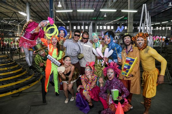 Rueda de prensa – Alumbrado Navideño 2015
Rueda de prensa – Alumbrado Navideño 2015           
Fecha: Septiembre 25 de 2015
Para descargar esta fotografía en alta resolución, haga clic sobre la imagen hasta que la misma se despliegue en la pantalla completa; luego dé clic derecho y elija la opción "guardar imagen como". 
En caso de publicación por cualquier medio, solicitamos acompañarla del crédito: "Foto EPM"
Palabras clave: Rueda  prensa  Alumbrado Navideño 2015