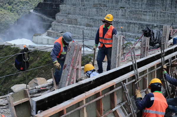 Avances proyecto Eléctrico Ituango 
Avances proyecto Eléctrico Ituango 
Fecha: 27 Septiembre 2019.
Para descargar esta fotografía en alta resolución, haga clic sobre la imagen hasta que la misma se despliegue en la pantalla completa; luego dé clic derecho y elija la opción "guardar imagen como". 
En caso de publicación por cualquier medio, solicitamos acompañarla del crédito: "Foto EPM"
Palabras clave: Avances proyecto Eléctrico Ituango