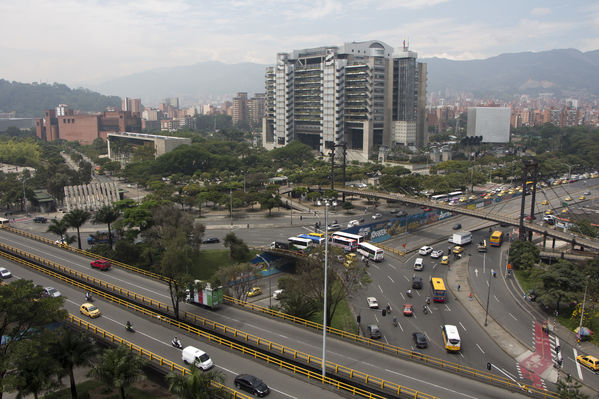 Edificio EPM
Edificio EPM
Fecha: Septiembre 29 de 2016
Para descargar esta fotografía en alta resolución, haga clic sobre la imagen hasta que la misma se despliegue en la pantalla completa; luego dé clic derecho y elija la opción "guardar imagen como". 
En caso de publicación por cualquier medio, solicitamos acompañarla del crédito: "Foto EPM"
Palabras clave: Edificio EPM