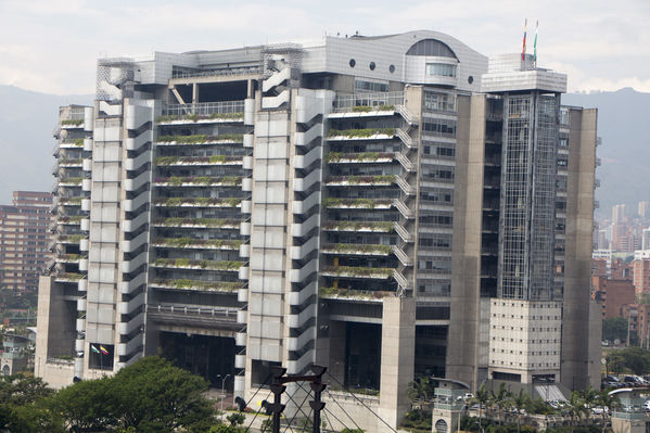 Edificio EPM
Edificio EPM
Fecha: Septiembre 29 de 2016
Para descargar esta fotografía en alta resolución, haga clic sobre la imagen hasta que la misma se despliegue en la pantalla completa; luego dé clic derecho y elija la opción "guardar imagen como". 
En caso de publicación por cualquier medio, solicitamos acompañarla del crédito: "Foto EPM"
Palabras clave: Edificio EPM