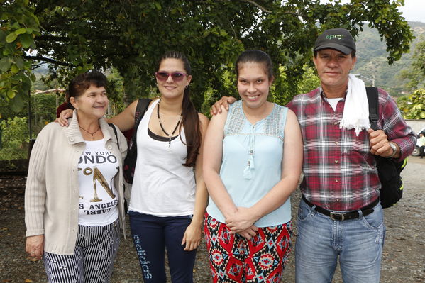 Día de la Familia EPM - Occidente
Día de la Familia EPM - Occidente
Fecha: Septiembre 3 de 2016
Para descargar esta fotografía en alta resolución, haga clic sobre la imagen hasta que la misma se despliegue en la pantalla completa; luego dé clic derecho y elija la opción "guardar imagen como". 
En caso de publicación por cualquier medio, solicitamos acompañarla del crédito: "Foto EPM"
Palabras clave: Día Familia EPM Occidente