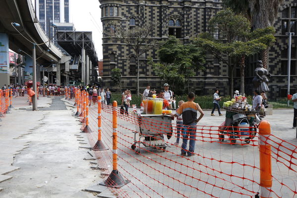 Centro Parrilla – Avance de obras a septiembre 2016
Centro Parrilla – Avance de obras a septiembre 2016
Fecha: Septiembre 8 de 2016
Para descargar esta fotografía en alta resolución, haga clic sobre la imagen hasta que la misma se despliegue en la pantalla completa; luego dé clic derecho y elija la opción "guardar imagen como". 
En caso de publicación por cualquier medio, solicitamos acompañarla del crédito: "Foto EPM"
Palabras clave: Centro Parrilla Avance obras septiembre 2016