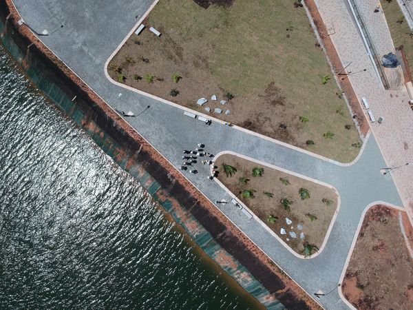Malecón de Guatapé
Malecón de Guatapé
Fecha: Septiembre 2 de 2019. 
Para descargar esta fotografía en alta resolución, haga clic sobre la imagen hasta que la misma se despliegue en la pantalla completa; luego dé clic derecho y elija la opción "guardar imagen como". 
En caso de publicación por cualquier medio, solicitamos acompañarla del crédito: "Foto EPM"
Palabras clave: Malecón de Guatapé