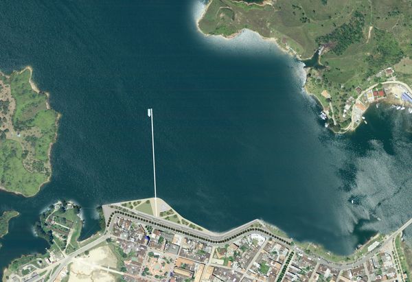 Malecón de Guatapé
Malecón de Guatapé
Fecha: Septiembre 2 de 2019. 
Para descargar esta fotografía en alta resolución, haga clic sobre la imagen hasta que la misma se despliegue en la pantalla completa; luego dé clic derecho y elija la opción "guardar imagen como". 
En caso de publicación por cualquier medio, solicitamos acompañarla del crédito: "Foto EPM"
Palabras clave: Malecón de Guatapé