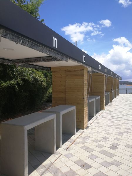 Malecón de Guatapé
Malecón de Guatapé
Fecha: Septiembre 2 de 2019. 
Para descargar esta fotografía en alta resolución, haga clic sobre la imagen hasta que la misma se despliegue en la pantalla completa; luego dé clic derecho y elija la opción "guardar imagen como". 
En caso de publicación por cualquier medio, solicitamos acompañarla del crédito: "Foto EPM"
Palabras clave: Malecón de Guatapé
