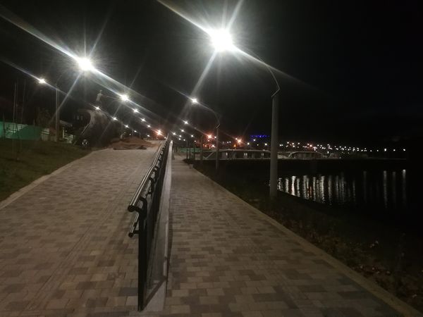 Malecón de Guatapé
Malecón de Guatapé
Fecha: Septiembre 2 de 2019. 
Para descargar esta fotografía en alta resolución, haga clic sobre la imagen hasta que la misma se despliegue en la pantalla completa; luego dé clic derecho y elija la opción "guardar imagen como". 
En caso de publicación por cualquier medio, solicitamos acompañarla del crédito: "Foto EPM"
Palabras clave: Malecón de Guatapé