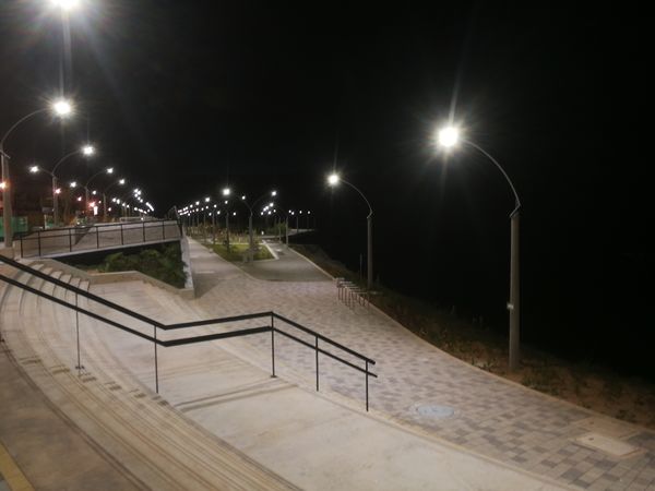 Malecón de Guatapé
Malecón de Guatapé
Fecha: Septiembre 2 de 2019. 
Para descargar esta fotografía en alta resolución, haga clic sobre la imagen hasta que la misma se despliegue en la pantalla completa; luego dé clic derecho y elija la opción "guardar imagen como". 
En caso de publicación por cualquier medio, solicitamos acompañarla del crédito: "Foto EPM"
Palabras clave: Malecón de Guatapé