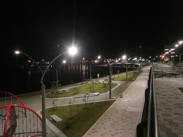 Malecón de Guatapé
Malecón de Guatapé
Fecha: Septiembre 2 de 2019. 
Para descargar esta fotografía en alta resolución, haga clic sobre la imagen hasta que la misma se despliegue en la pantalla completa; luego dé clic derecho y elija la opción "guardar imagen como". 
En caso de publicación por cualquier medio, solicitamos acompañarla del crédito: "Foto EPM"
Palabras clave: Malecón de Guatapé