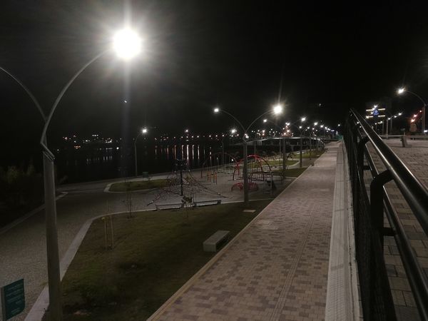 Malecón de Guatapé
Malecón de Guatapé
Fecha: Septiembre 2 de 2019. 
Para descargar esta fotografía en alta resolución, haga clic sobre la imagen hasta que la misma se despliegue en la pantalla completa; luego dé clic derecho y elija la opción "guardar imagen como". 
En caso de publicación por cualquier medio, solicitamos acompañarla del crédito: "Foto EPM"
Palabras clave: Malecón de Guatapé