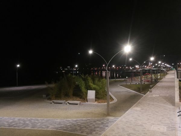 Malecón de Guatapé
Malecón de Guatapé
Fecha: Septiembre 2 de 2019. 
Para descargar esta fotografía en alta resolución, haga clic sobre la imagen hasta que la misma se despliegue en la pantalla completa; luego dé clic derecho y elija la opción "guardar imagen como". 
En caso de publicación por cualquier medio, solicitamos acompañarla del crédito: "Foto EPM"
Palabras clave: Malecón de Guatapé