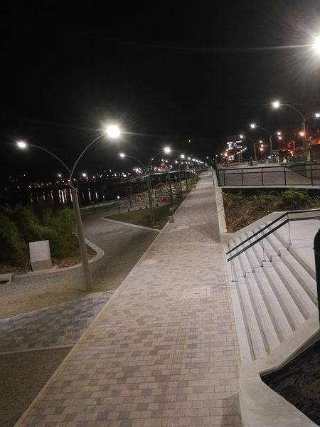 Malecón de Guatapé
Malecón de Guatapé
Fecha: Septiembre 2 de 2019. 
Para descargar esta fotografía en alta resolución, haga clic sobre la imagen hasta que la misma se despliegue en la pantalla completa; luego dé clic derecho y elija la opción "guardar imagen como". 
En caso de publicación por cualquier medio, solicitamos acompañarla del crédito: "Foto EPM"
Palabras clave: Malecón  Guatapé