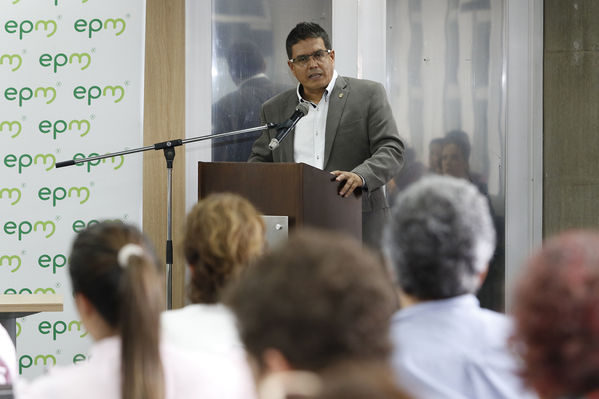 Rueda Prensa
Rueda de prensa.
Fecha: Septiembre 26 2020.
Para descargar esta fotografía en alta resolución, haga clic sobre la imagen hasta que la misma se despliegue en la pantalla completa; luego dé clic derecho y elija la opción "guardar imagen como". 
En caso de publicación por cualquier medio, solicitamos acompañarla del crédito: "Foto EPM"
Palabras clave: Rueda Prensa