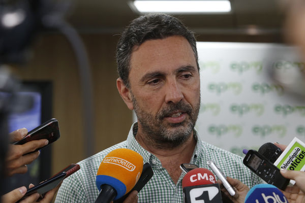 Rueda Prensa
Rueda de prensa.
Fecha: Septiembre 26 2020.
Para descargar esta fotografía en alta resolución, haga clic sobre la imagen hasta que la misma se despliegue en la pantalla completa; luego dé clic derecho y elija la opción "guardar imagen como". 
En caso de publicación por cualquier medio, solicitamos acompañarla del crédito: "Foto EPM"
Palabras clave: Rueda Prensa