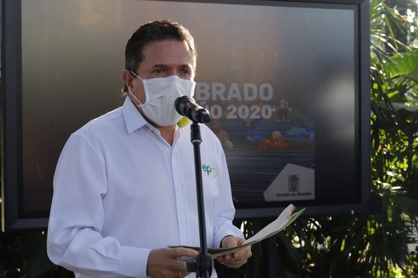 Rueda prensa alumbrados 2020
Rueda prensa alumbrados 2020.
Fecha: 11 Noviembre 2021.
Para descargar esta fotografía en alta resolución, haga clic sobre la imagen hasta que la misma se despliegue en la pantalla completa; luego dé clic derecho y elija la opción "guardar imagen como". 
En caso de publicación por cualquier medio, solicitamos acompañarla del crédito: "Foto EPM"
Palabras clave: Rueda prensa alumbrados 2020