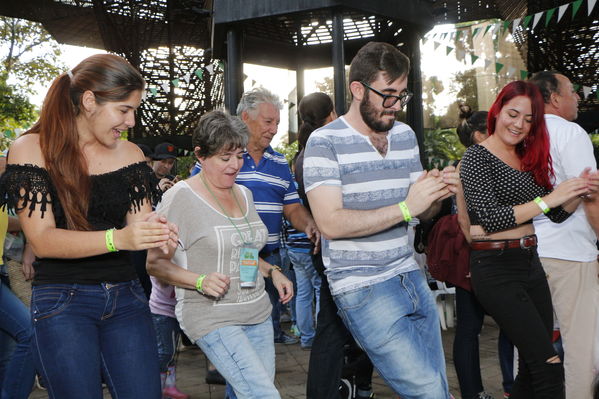 Día de la Familia EPM 2016
Día de la Familia EPM 2016
Fecha: Octubre 8 de 2016
Para descargar esta fotografía en alta resolución, haga clic sobre la imagen hasta que la misma se despliegue en la pantalla completa; luego dé clic derecho y elija la opción "guardar imagen como". 
En caso de publicación por cualquier medio, solicitamos acompañarla del crédito: "Foto EPM"
Palabras clave: Día Familia EPM 2016