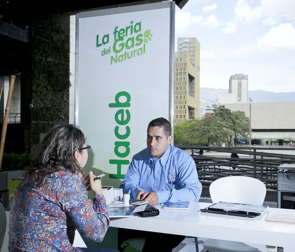 Cliente 50 mil del GNV
Cliente 50 mil del GNV
Fecha: Septiembre 17 de 2014
Para descargar esta fotografía en alta resolución, haga clic sobre la imagen hasta que la misma se despliegue en la pantalla completa; luego dé clic derecho y elija la opción "guardar imagen como". 
En caso de publicación por cualquier medio, solicitamos acompañarla del crédito: "Foto EPM"
Palabras clave: Cliente 50 mil GNV