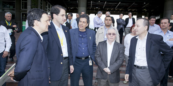 Cliente 50 mil del GNV
Cliente 50 mil del GNV
Fecha: Septiembre 17 de 2014
Para descargar esta fotografía en alta resolución, haga clic sobre la imagen hasta que la misma se despliegue en la pantalla completa; luego dé clic derecho y elija la opción "guardar imagen como". 
En caso de publicación por cualquier medio, solicitamos acompañarla del crédito: "Foto EPM"
Palabras clave: Cliente 50 mil GNV