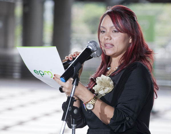 Cliente 50 mil del GNV
Cliente 50 mil del GNV
Fecha: Septiembre 17 de 2014
Para descargar esta fotografía en alta resolución, haga clic sobre la imagen hasta que la misma se despliegue en la pantalla completa; luego dé clic derecho y elija la opción "guardar imagen como". 
En caso de publicación por cualquier medio, solicitamos acompañarla del crédito: "Foto EPM"
Palabras clave: Cliente 50 mil GNV